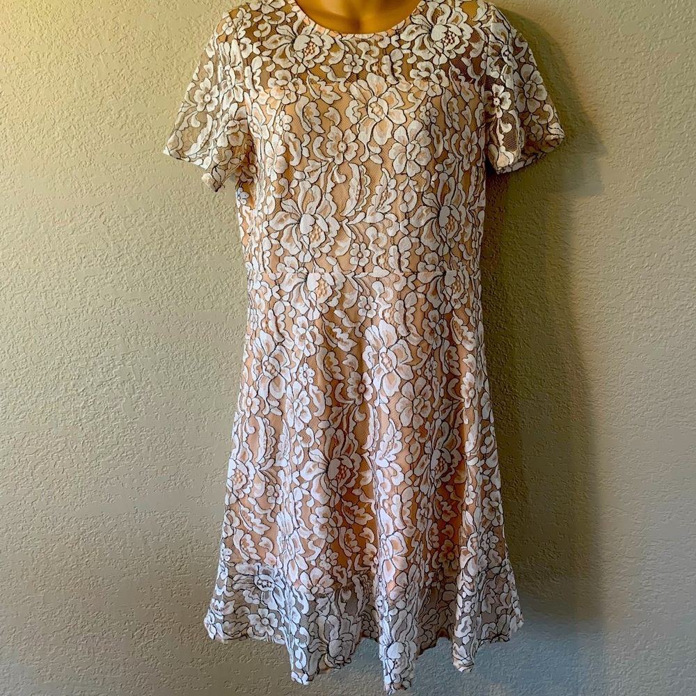 Peach Love, lace dress, size large